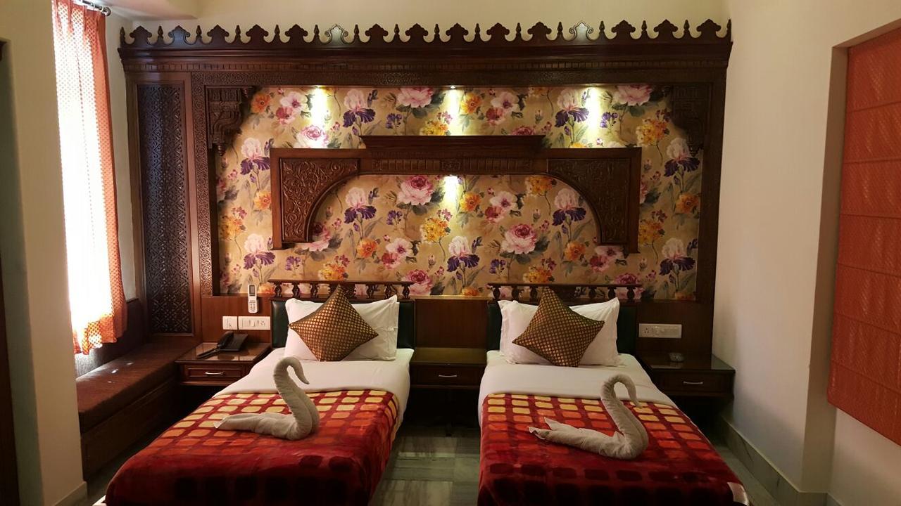 Hotel Pearl Palace Джайпур Екстериор снимка